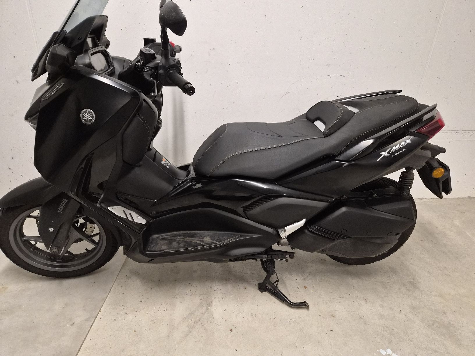 Yamaha Scooters: Yamaha Xmax 300 Tech Max 4500Km super Zustand – Gebraucht aus Küsnacht ZH von LuxuryBroker