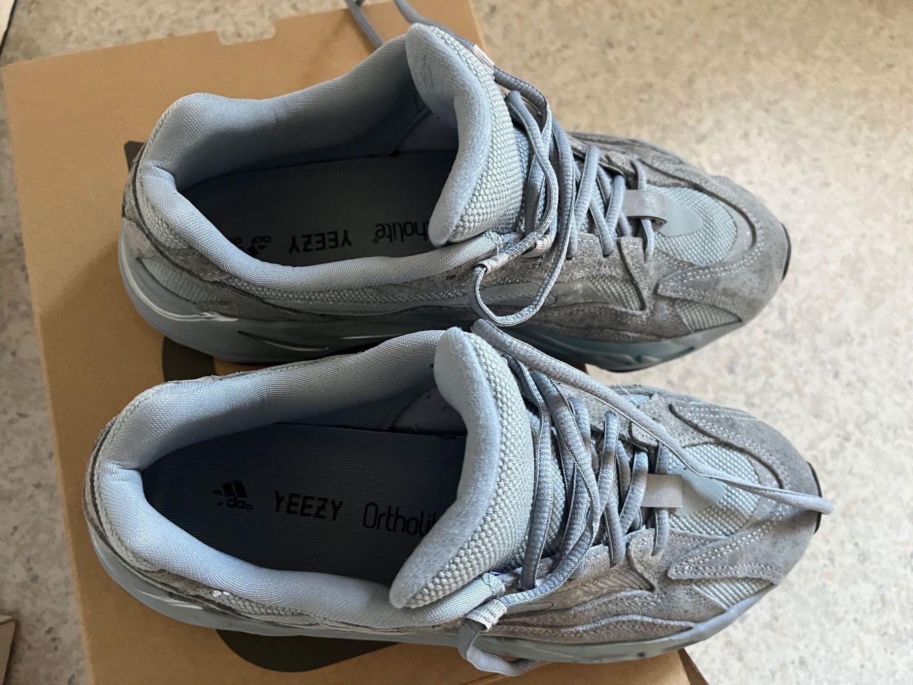 Adidas Herrenschuhe: Adidas Yeezy Boost 700 V2 – Gebraucht aus Utzenstorf von Ismaele 8