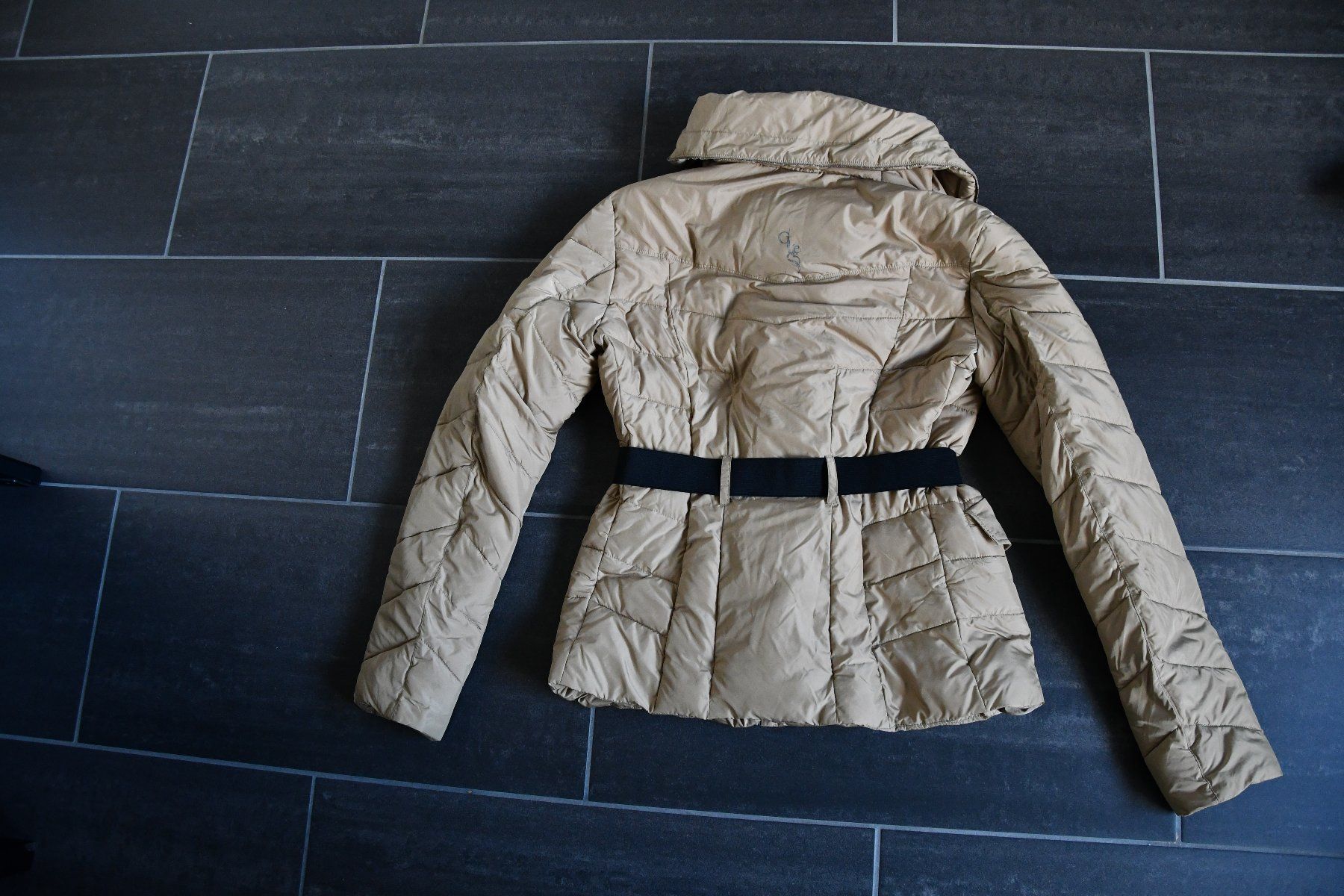 Guess Vestes: Wintrejacke, Guess, M – Neuf (Voir description) à Sins par dsto 1
