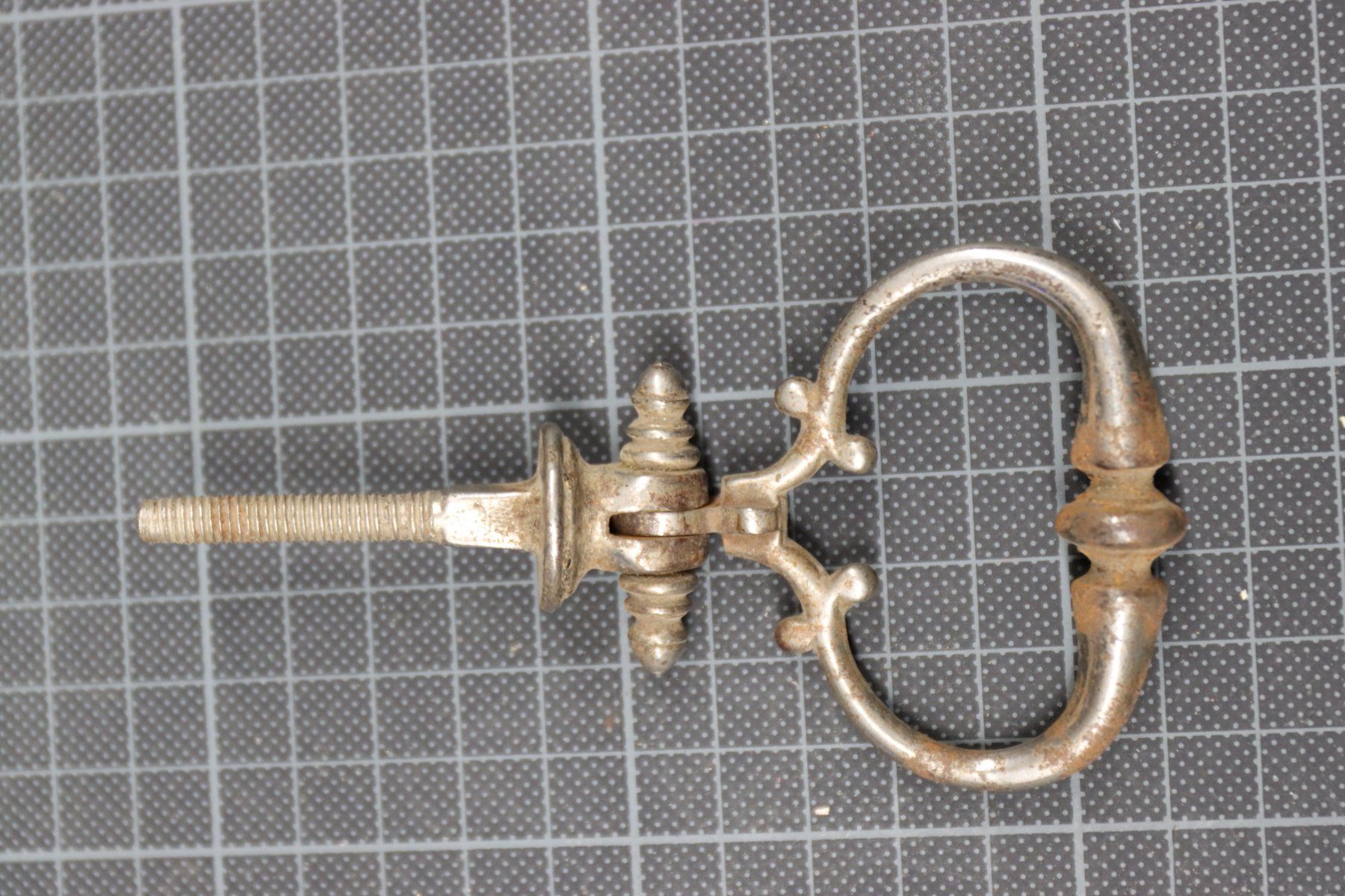 Ferramenta: antiker Fallgriff / Zugring – Usato da Emmetten venduto da Super008 1