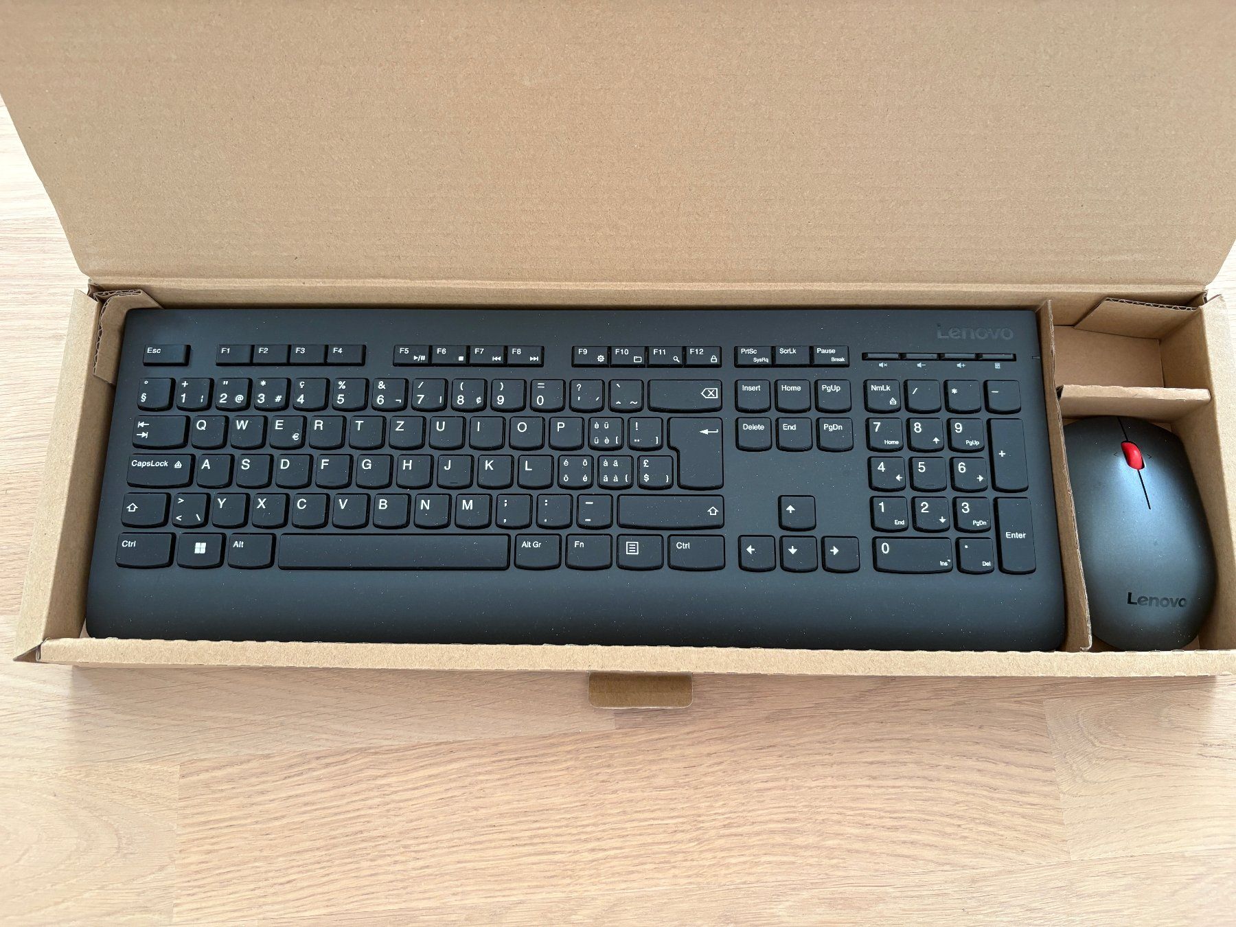 Lenovo Tastiere: Lenovo Tastar + Maus Bluetooth – Nuovo (secondo la descrizione) da Dornach venduto da Hofleur