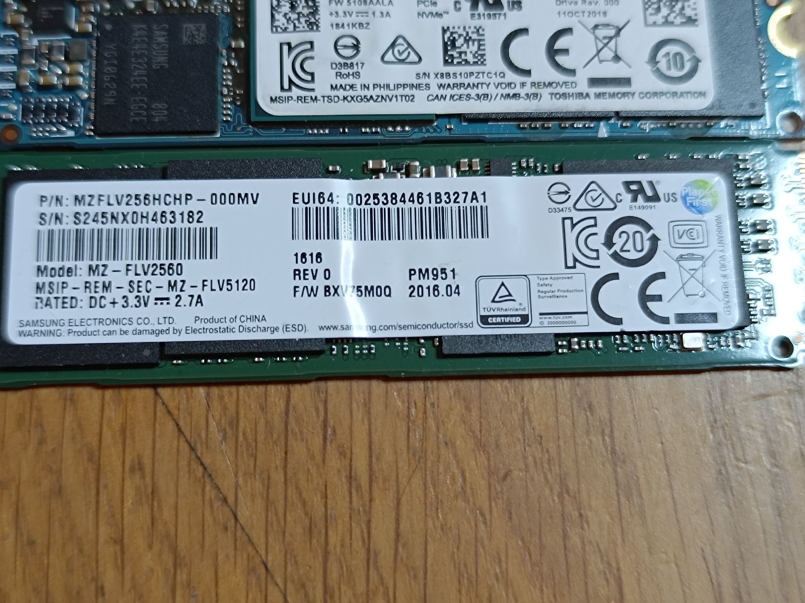 Dischi rigidi: 3x NVMe SSD M.2 de 256Gb, défectueux – Difettoso da Vucherens venduto da vihor 3