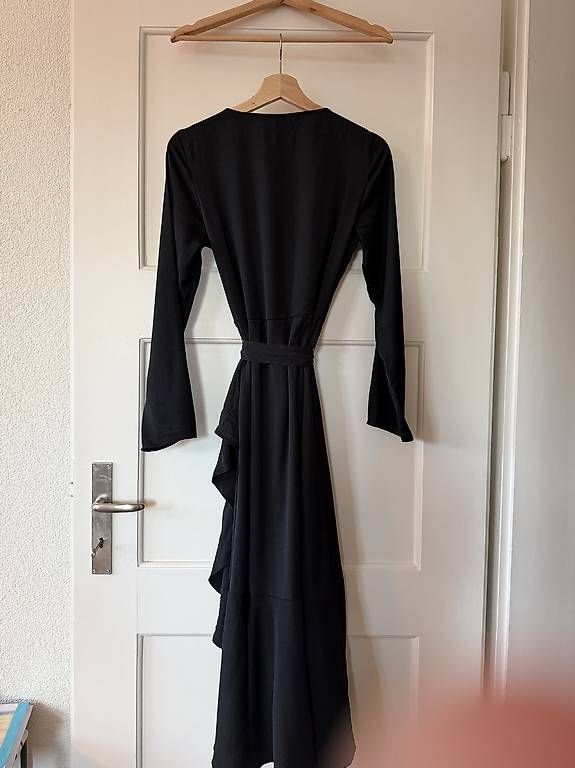 Vestiti: SCHWARZES WICKELKLEID – Usato da Zürich venduto da Nadgb1303 4