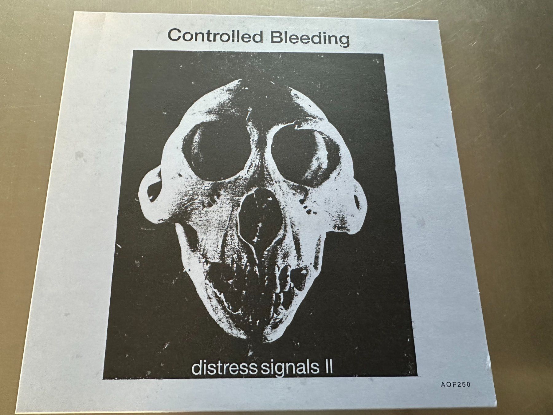 Dischi in vinile: CONTROLLED BLEEDING LP DISTRESS SIGNALS II - INDUSTRIAL – Nuovo (secondo la descrizione) da Sion venduto da jaipur1401
