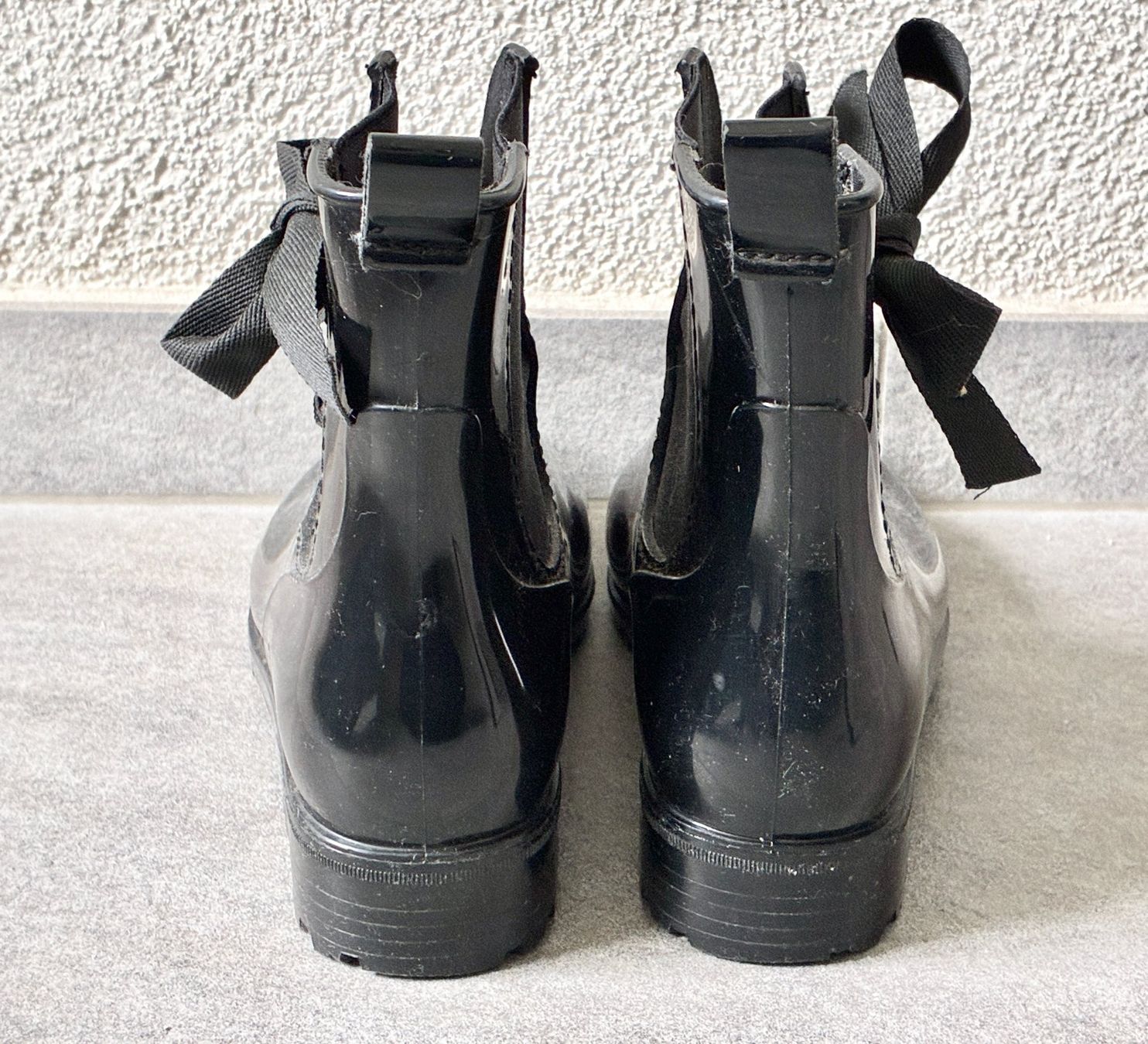 Tom Tailor Scarpe da donna: Schwarze Gummistiefeletten von TOM TAILOR Gr. 39 – Usato da Kloten venduto da Nephty 5