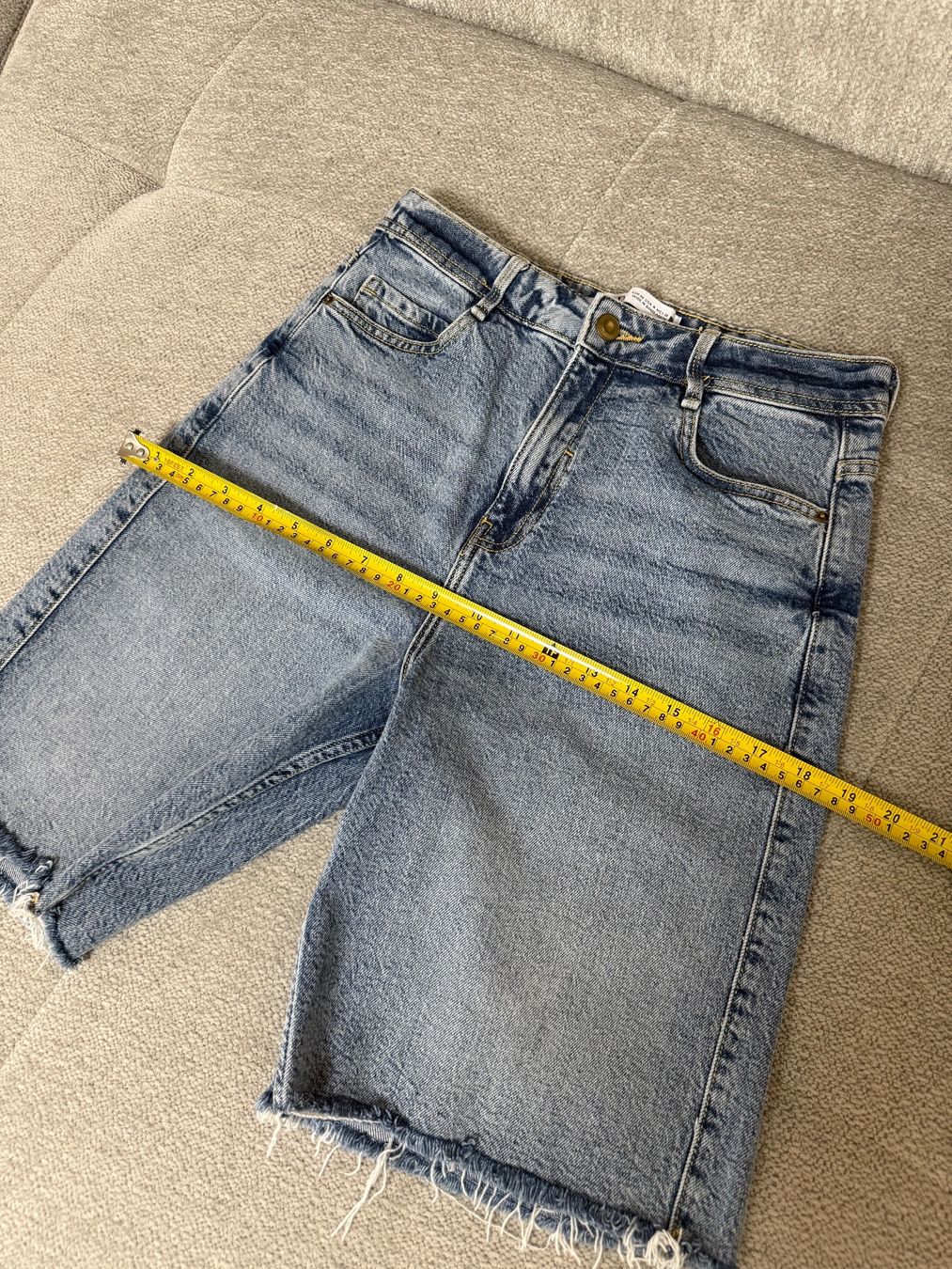 Zara Pantaloni: Zara Shorts Gr. 36 – Usato da Uetikon am See venduto da Fraufox1 2
