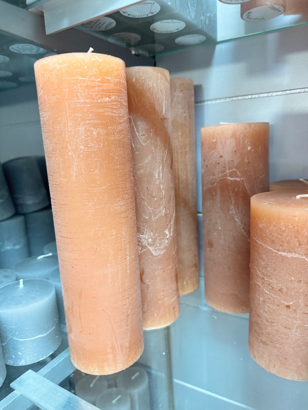 Candele: 082 Posten Raureif Kerzen hellbraun aus Liquidation – Nuovo (secondo la descrizione) da Derendingen venduto da Meisterstuecke 1