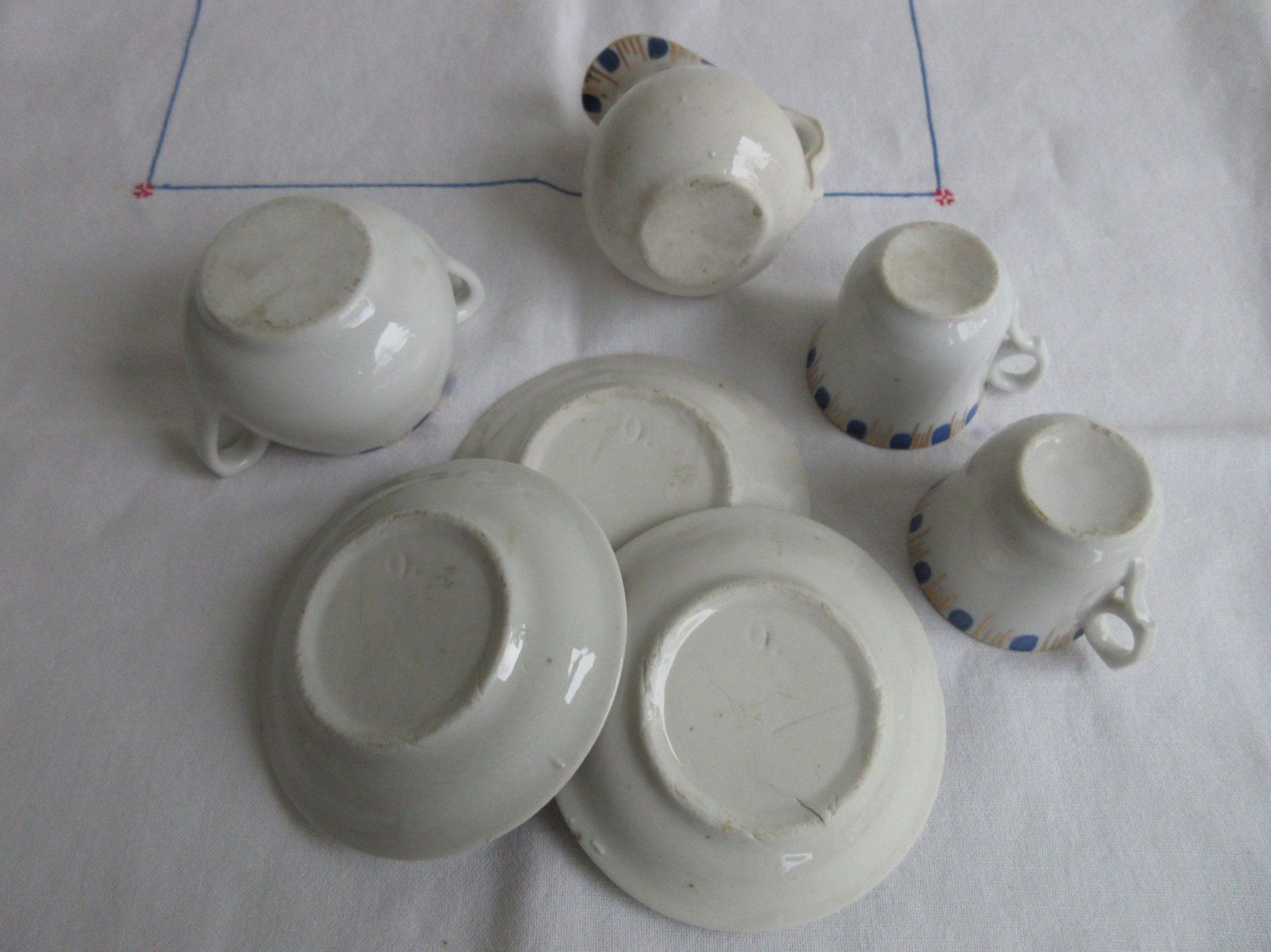 Giocattoli: Puppengeschirr antik – Usato da Binningen venduto da Oldfashion 1