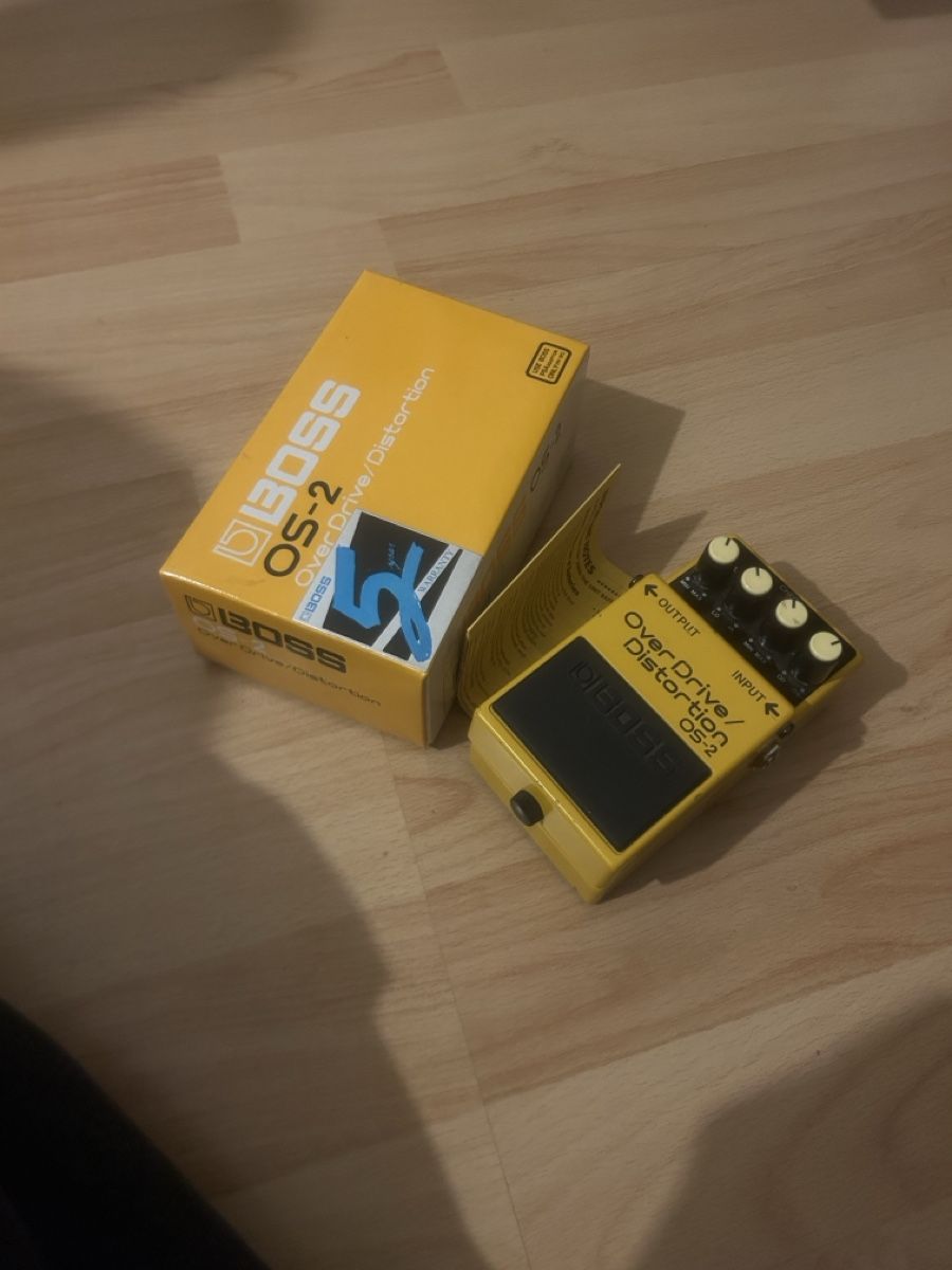 Boss Strumenti musicali: Boss OS-2 Overdrive/Distortion 1998 mit Box – Usato da Solothurn venduto da CityNordMarketplace