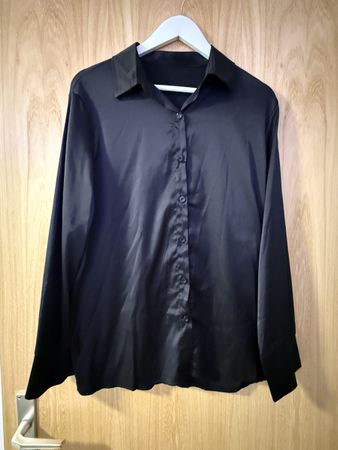 Damen Bluse schwarz Langarm Seidenoptik Grösse L neuwertig
