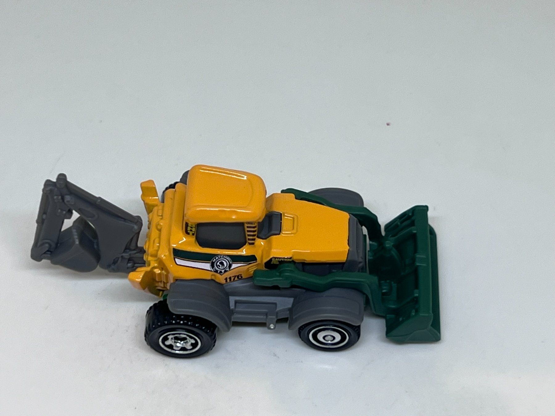 Matchbox Modellini d'auto: Matchbox MBX Backhoe #801 – Usato da Wildegg venduto da LaaBoutique 1