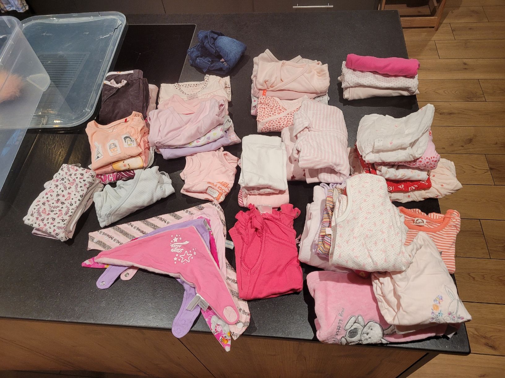 Lotti & Set di vestiti: Grosses Mädchen Kleiderpaket Gr. 50/56 – Usato da Trub venduto da meless