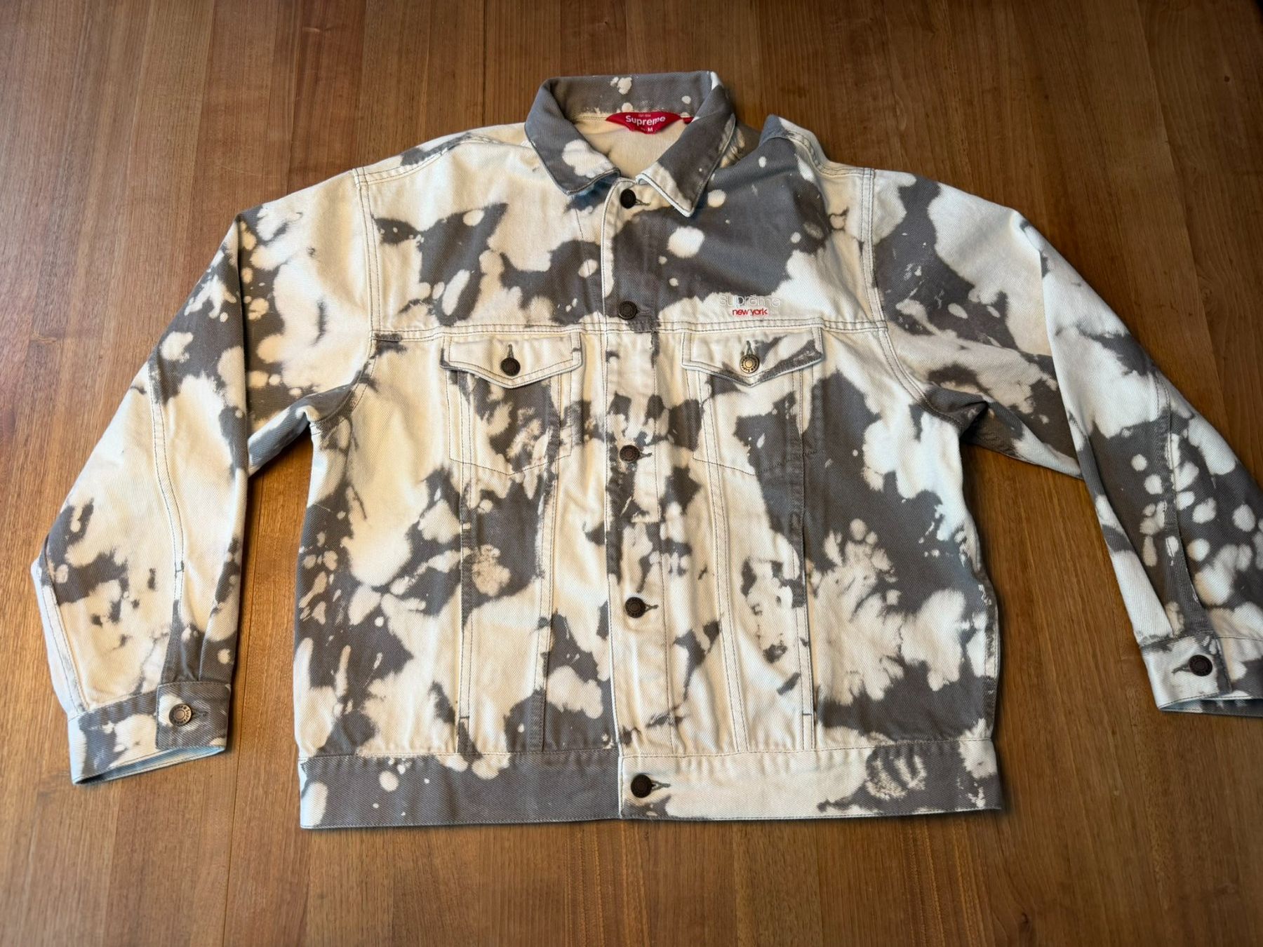Supreme Jacken: Supreme Denim Jacket Bleached (SS25) Grösse M – Gebraucht aus Schaffhausen von Mauzzel 4