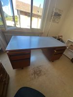 Schreibtisch Holz mit Schubladen grau gebraucht