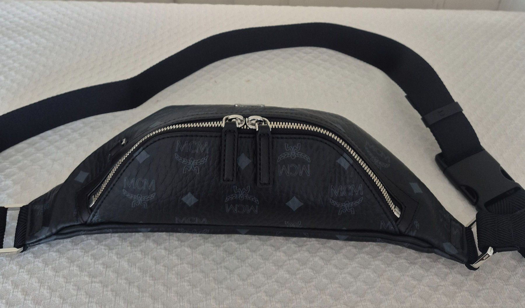 Mcm Borse: Neue MCM Bauch-/Brusttasche – Nuovo (secondo la descrizione) da Dottikon venduto da Pega7 8