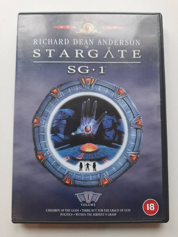 Tutti i DVDs: Stargate SG-1 volume 1 (DVD) – Usato da Montreux venduto da princessemalabar