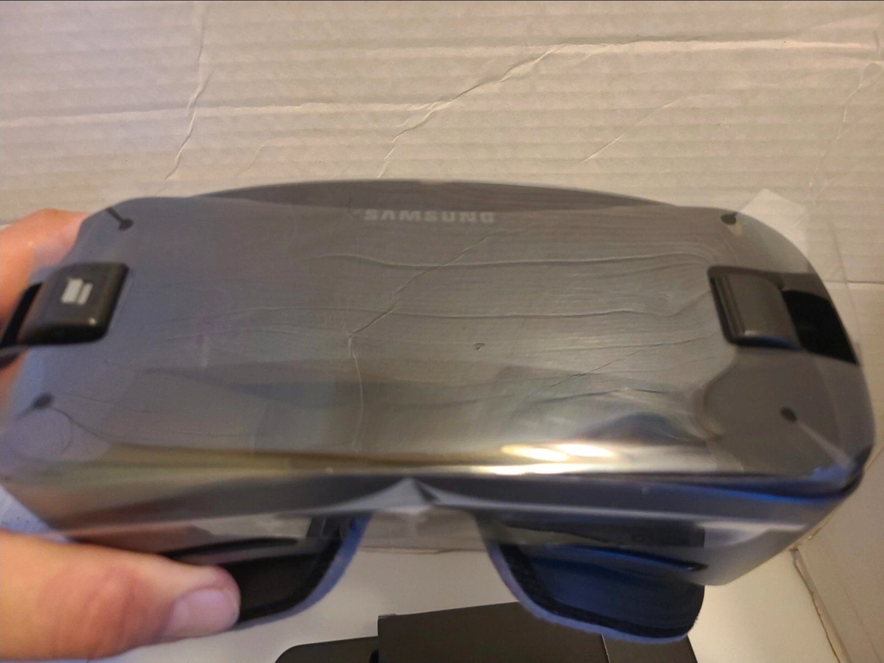 Samsung VR Brille: Samsung Gear VR mit Controller neu – Gebraucht aus Zürich von Pancake187 3