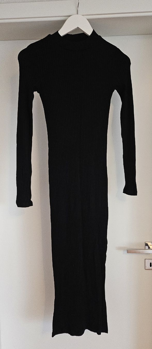 Vestiti: Schwarzes Strickkleid von Clockhouse, Grösse M – Usato da Altendorf venduto da Goldi1