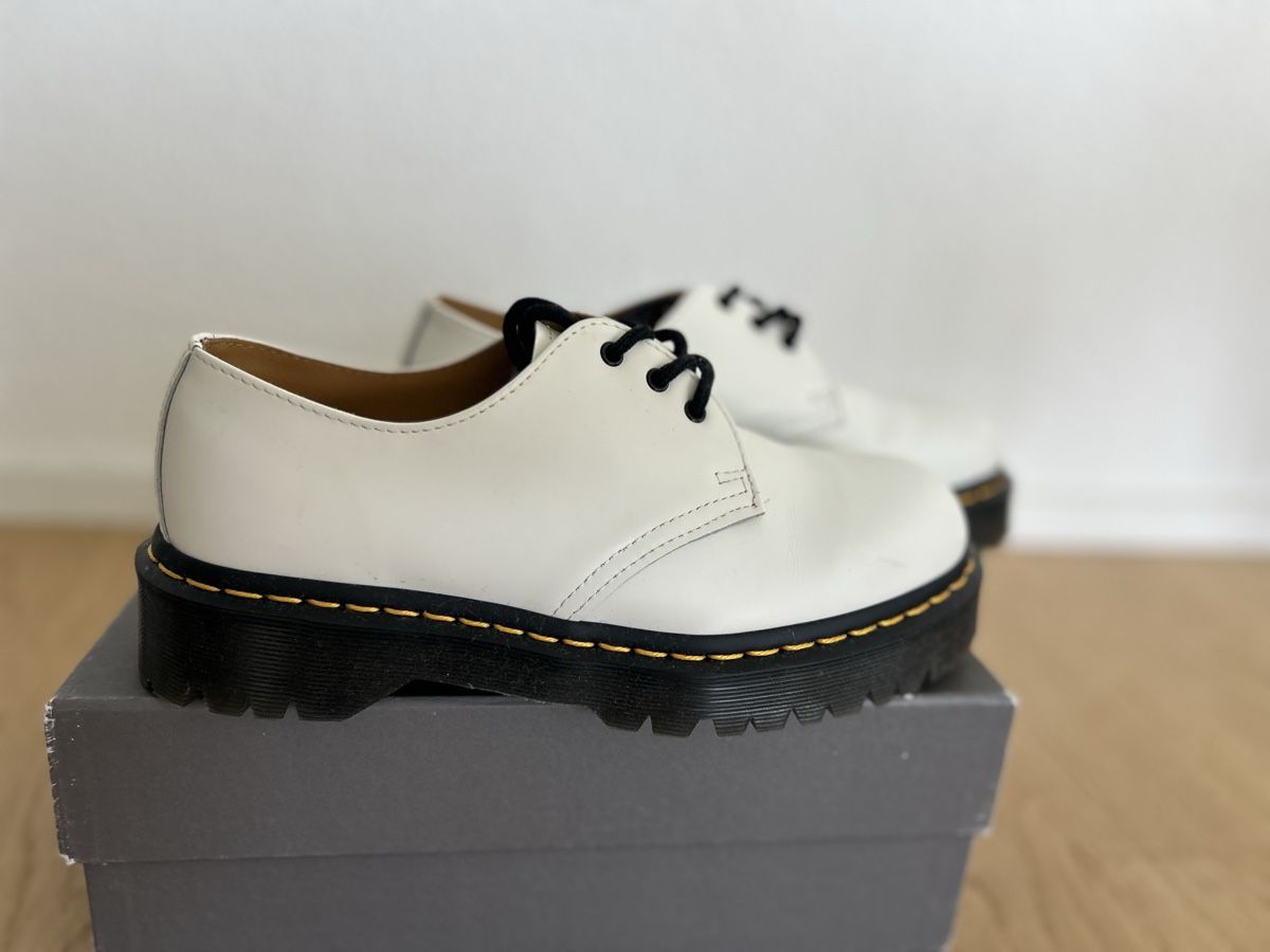 Dr. Martens Scarpe da donna: Dr Martens Laced shoes – Nuovo (secondo la descrizione) da Uitikon Waldegg venduto da any_6lcf