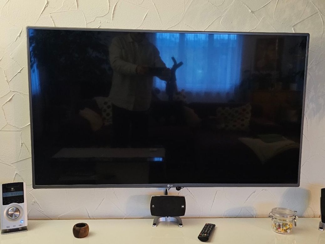 LG Monitor: LG Flatron 47WL30MS Display – Usato da Münsingen venduto da Artymus