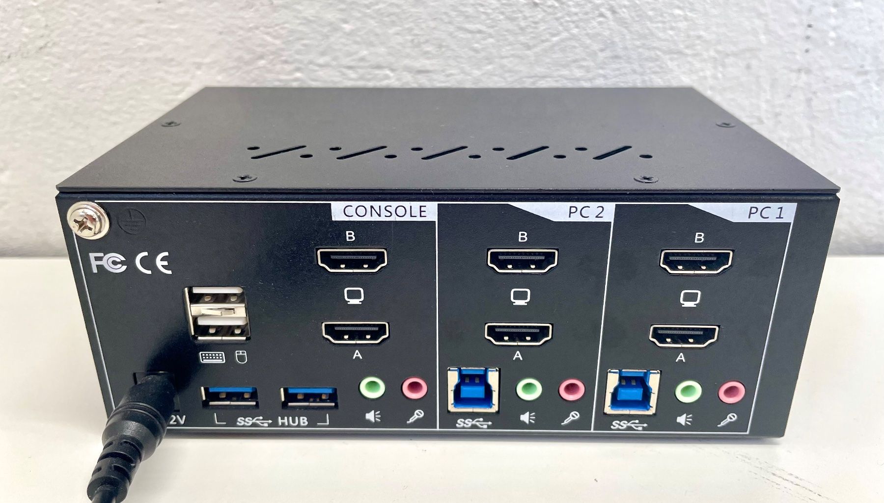 Hub & Switch: InLine KVM Desktop Switcher/4K UltraHD/HDMI 2.0 – Usato da Niederdorf venduto da LeptonAG 2