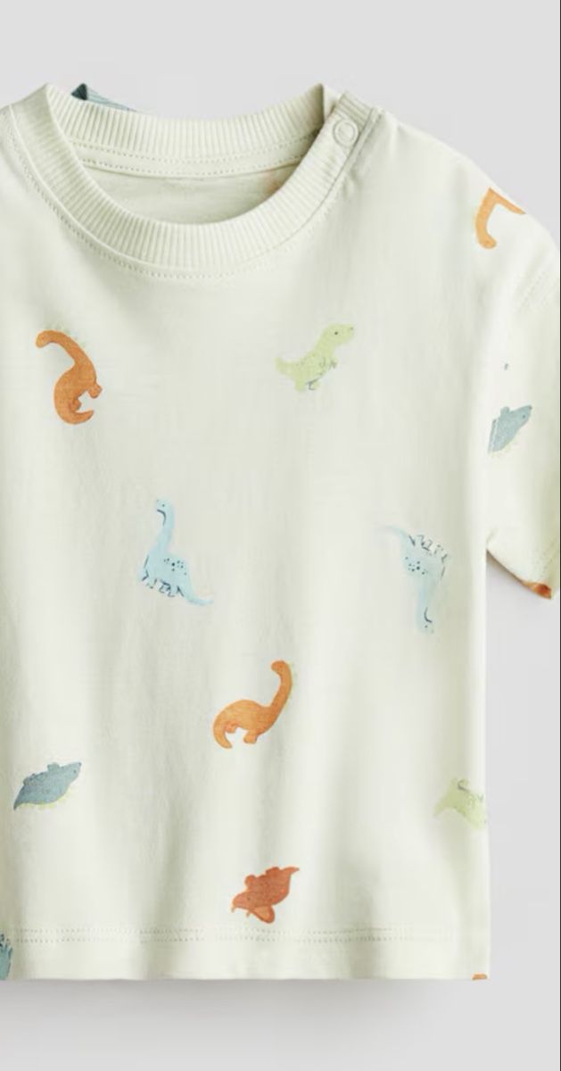 H&M Hemden, T-Shirts & Polos: H&M Dino Tshirt Gr. 98 – Gebraucht aus Zollikerberg von LLV
