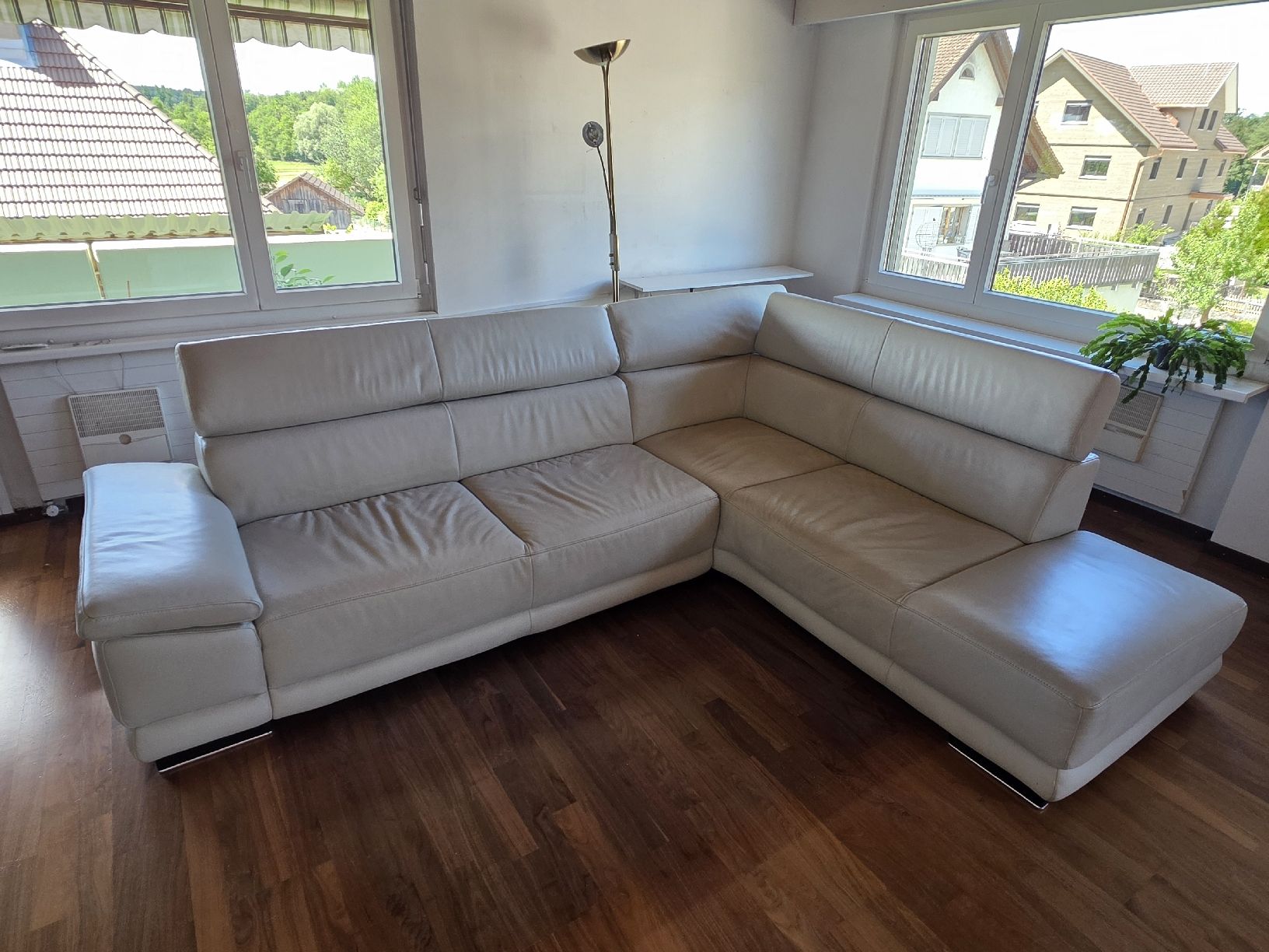 Divani: Ledersofa, Ledercouch Echtleder weiss / beige L-Form – Usato da Oberwil-Lieli venduto da Schramy 1