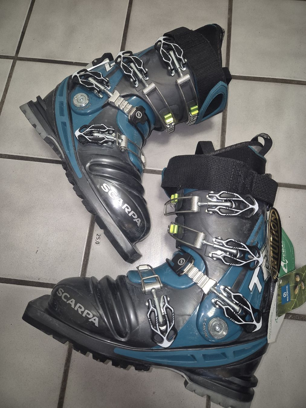 Scarpe da uomo: Scarpa T1 25.0 – Nuovo e nell'imballaggio originale da Porrentruy venduto da jer_6hmq