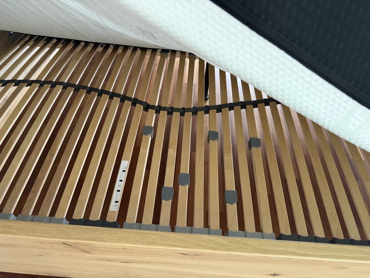 Letti: Bett Holzoptik 200x200 – Usato da Flaach venduto da mireena02 3