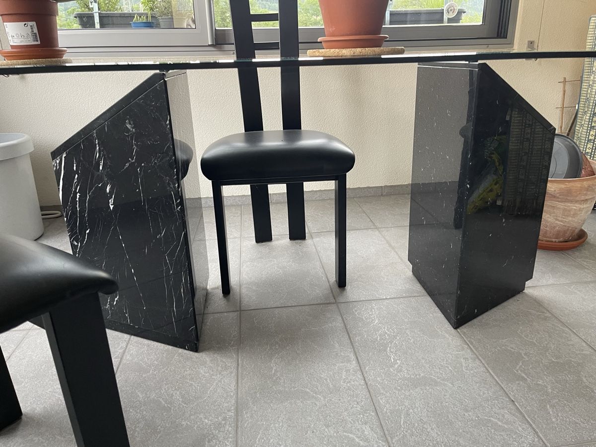 Set de table et chaises: Tisch plus 4 Stühle – D'occasion à Rupperswil par Meditta 1