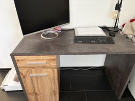 Büroschreibtisch in top Zustand zu verkaufen
