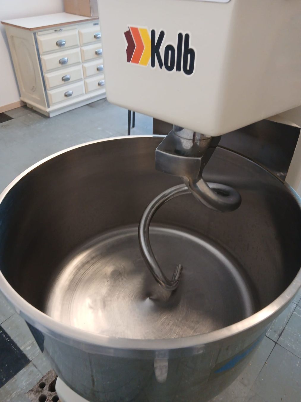 Küchengeräte: Knetmaschine /Teigmaschine Kolb – Gebraucht aus Lengnau BE von bma_567h 4
