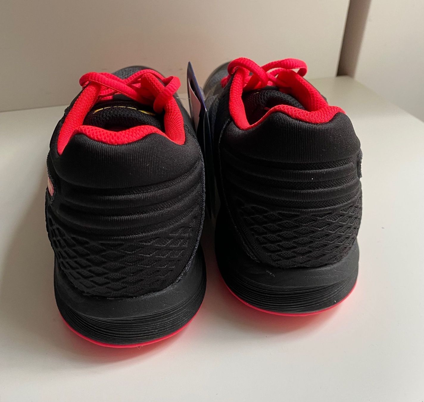 Asics Chaussures femmes: ASICS NETBURNER BALLISTIC FF Volley 39.5 – Neuf avec emballage d'origine à Luzern par falena01 5