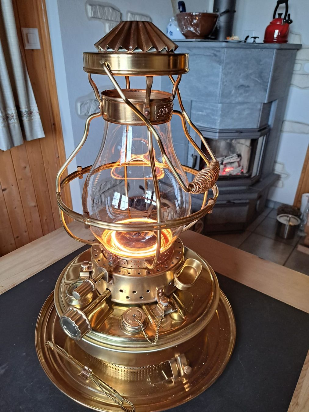 Lampade: Öllampe, Messing, 54cm hoch – Usato da Liesberg Dorf venduto da Polarfuchs24