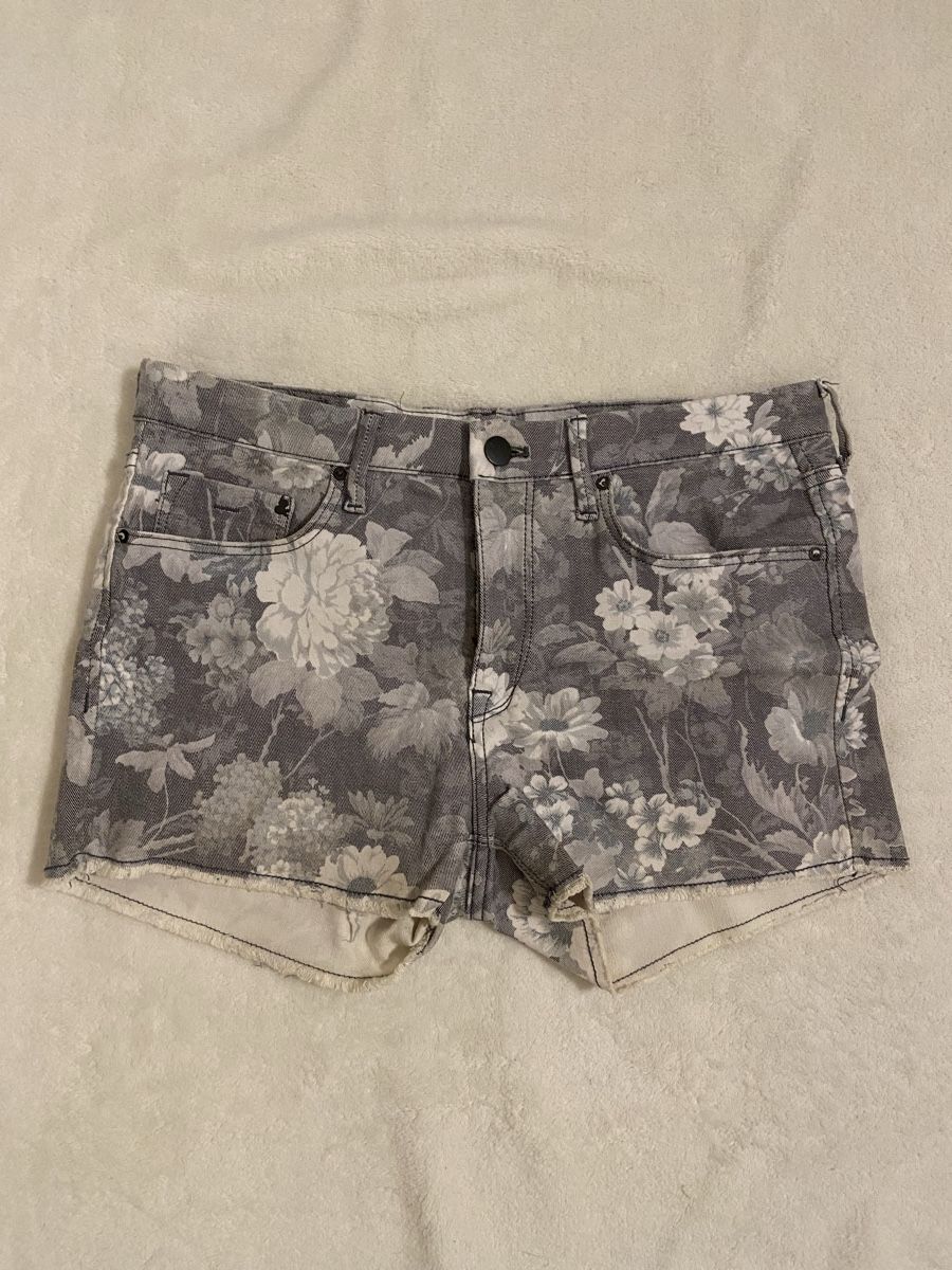 H&M Pantaloni: Short – Usato da Conthey venduto da Lulu310