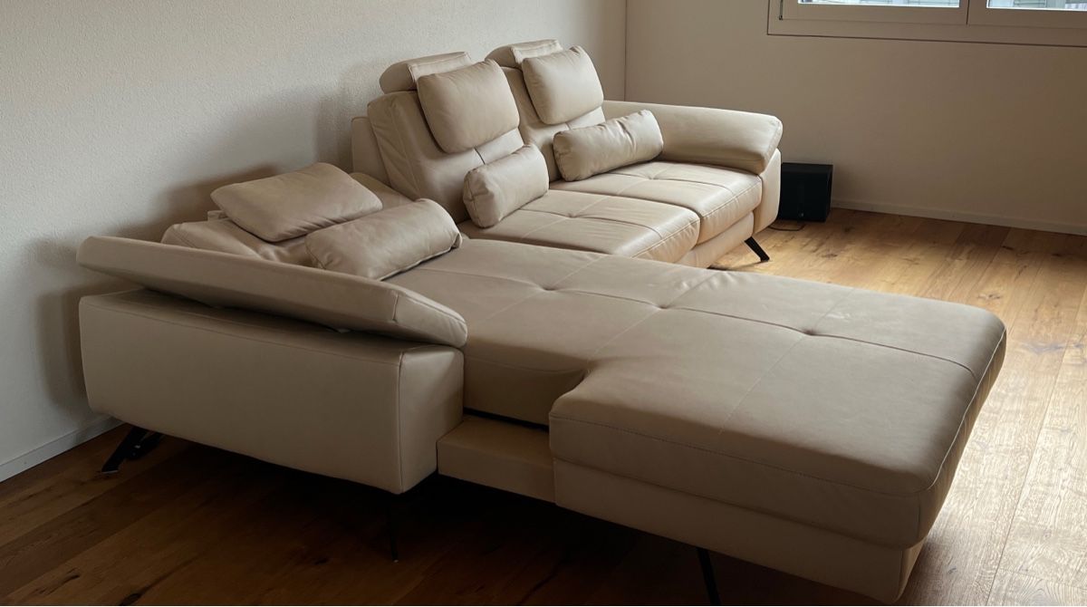 Sofas: Bequemes Ecksofa Leder in Beige – Gebraucht aus Luzern von nadja_imf
