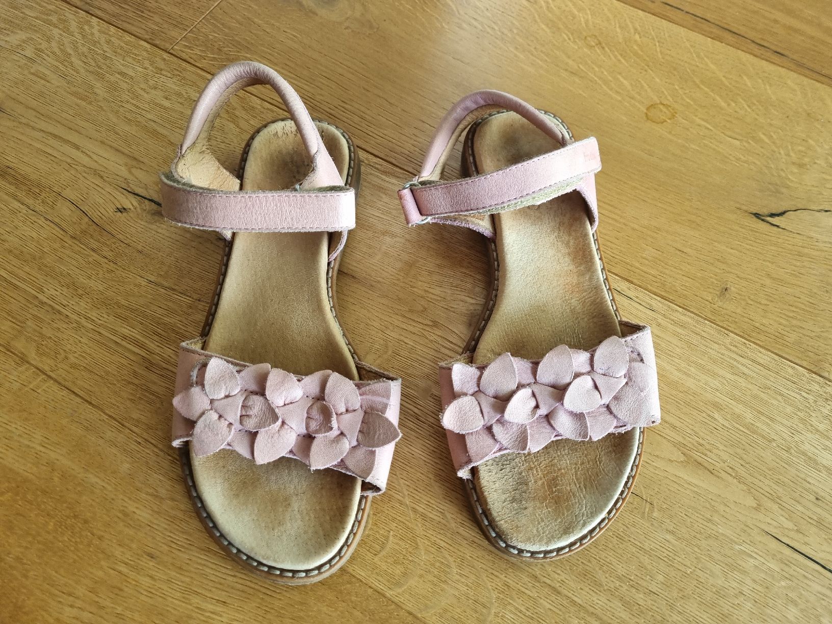 Froddo Schuhe für Mädchen: Süsse Mädchen Leder Sandalen, Grösse 35 – Gebraucht aus Brütten von gupi1717 1
