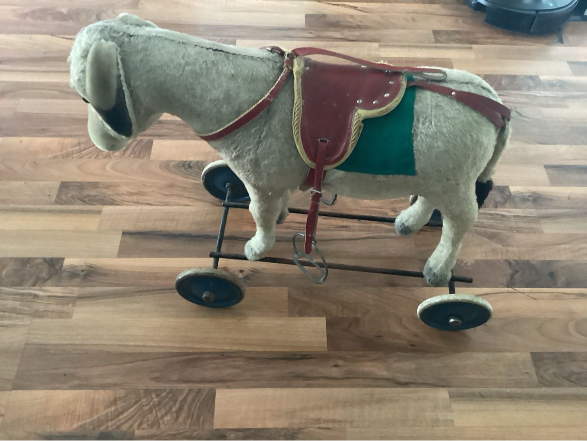 Steiff Giocattoli: ALTER STEIFF ESEL AUF RÄDER – Usato da Münchenstein venduto da NoSu98 2