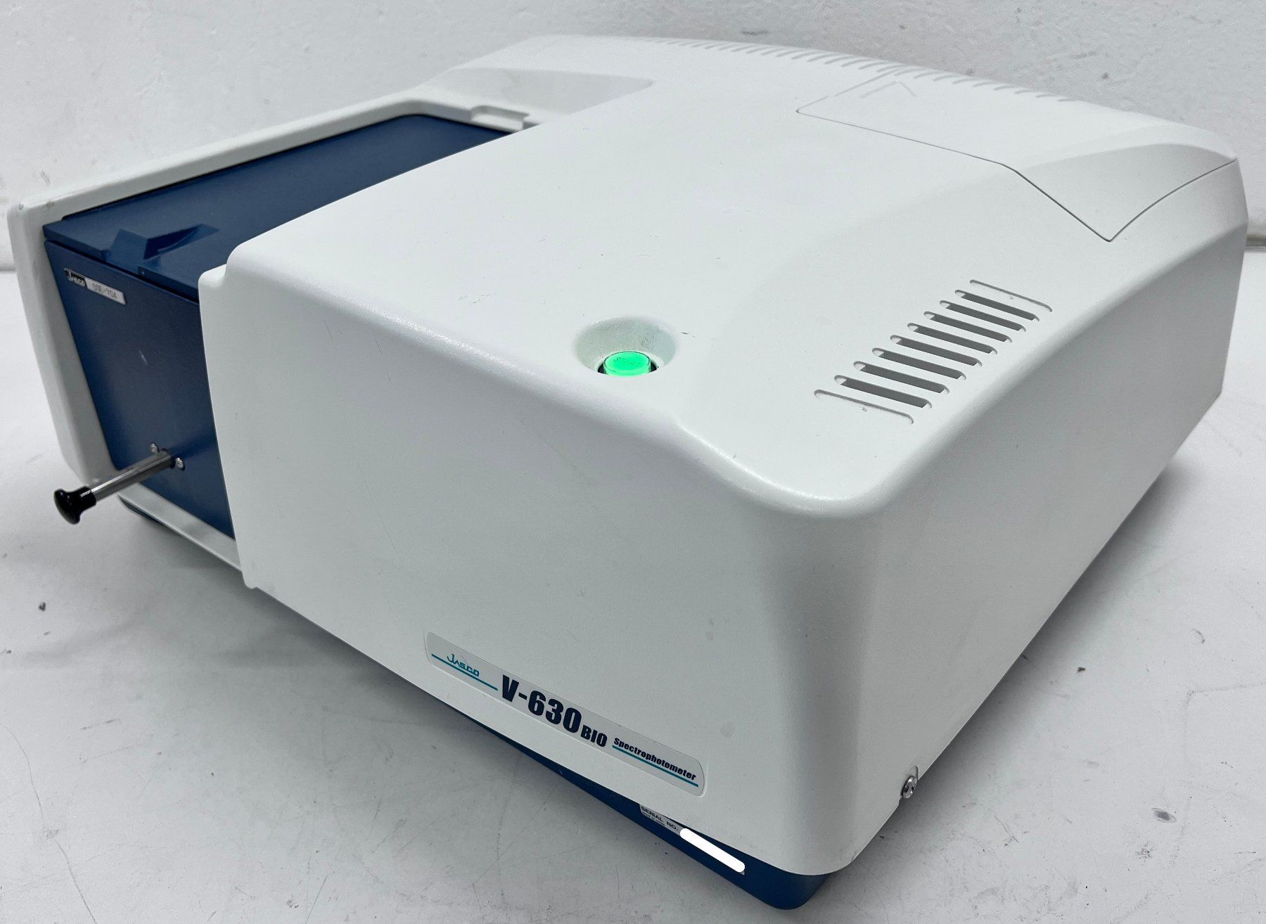 Laborzubehör: Jasco V-630 UV-Vis Double Beam Spektrophotometer – Gebraucht aus Niederdorf von LeptonAG_Labor