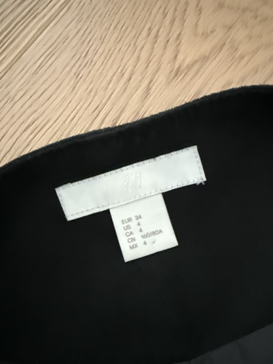 H&M Cappotti: Schwarzer H&M Mantel, Grösse 34 – Usato da Richterswil venduto da KAYLEIGH_77 1