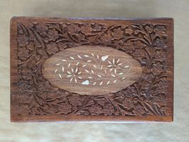 Vintage-Holzschatulle, handgefertigt mit Elfenbeindetails