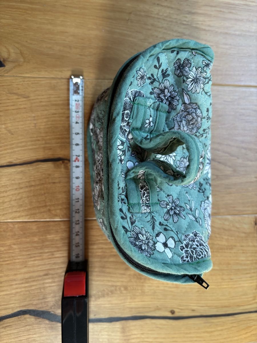 Kosmetikkoffer: Kosmetiktasche – Gebraucht aus Estavayer-le-Lac von constance-esta 1