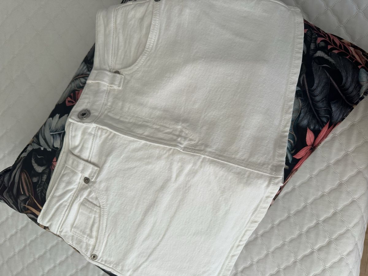 Stradivarius Gonne: Jupe/Short blanc Stradivarius taille 36 bon état – Nuovo (secondo la descrizione) da Chêne-Bourg venduto da raf_k9v7
