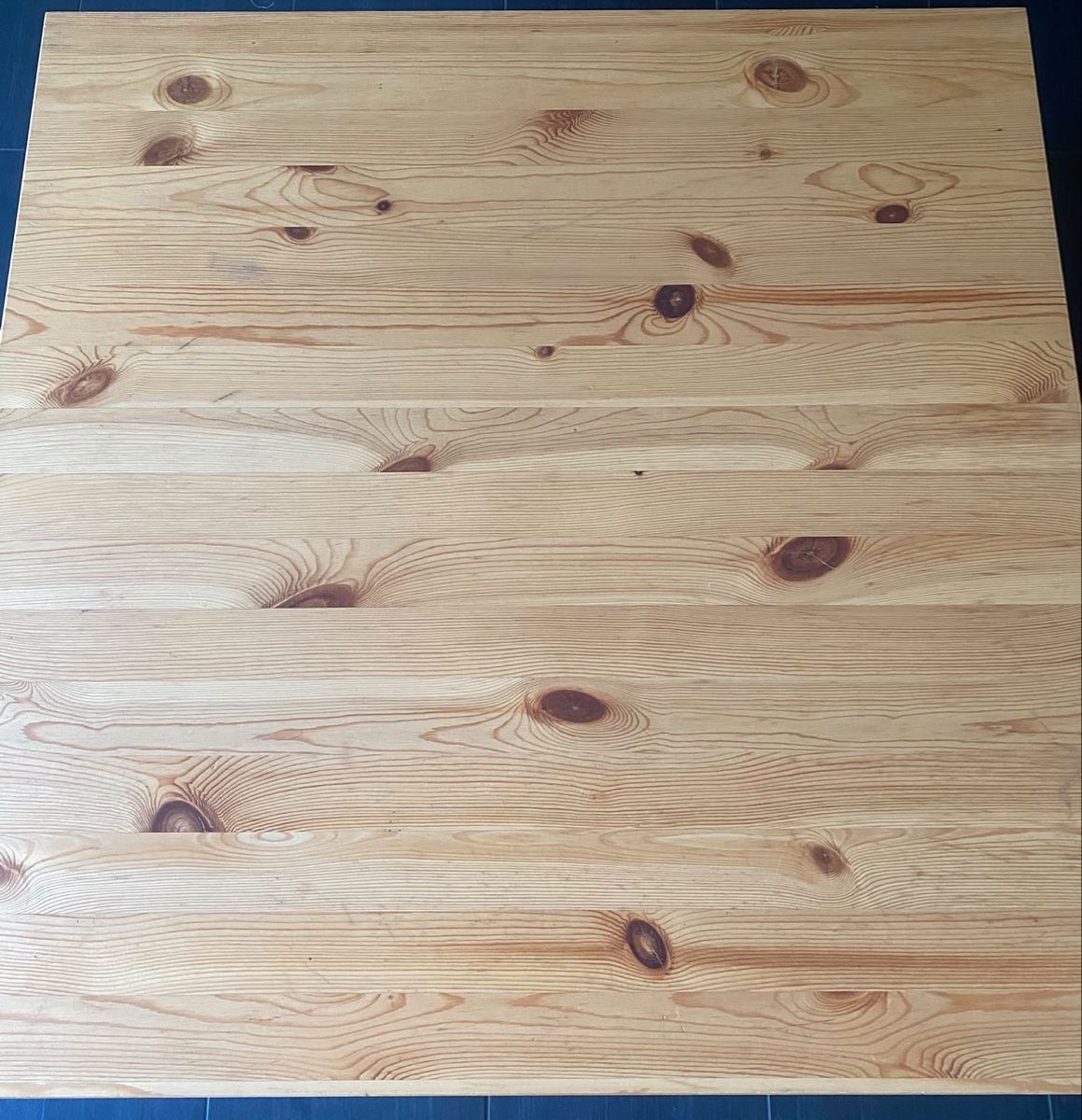 Tables: Table basse bois et blanc avec étagère – D'occasion à Neuchâtel par gui_c76s 1