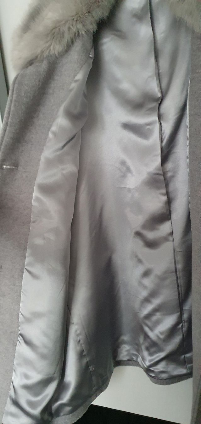 Maddison Cappotti: Maddison Mantel Kunstfell Gr. 40 grau Winter Elegant – Usato da Oberlunkhofen venduto da dreihaselnuesse 2