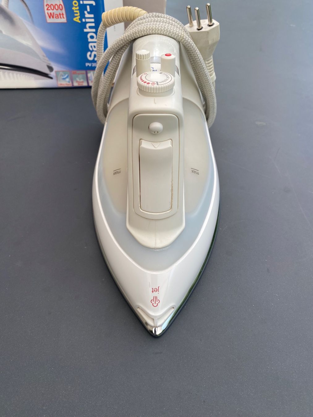 Braun Ferri da stiro: Fer à repasser – Usato da Conches venduto da Brigant4 5