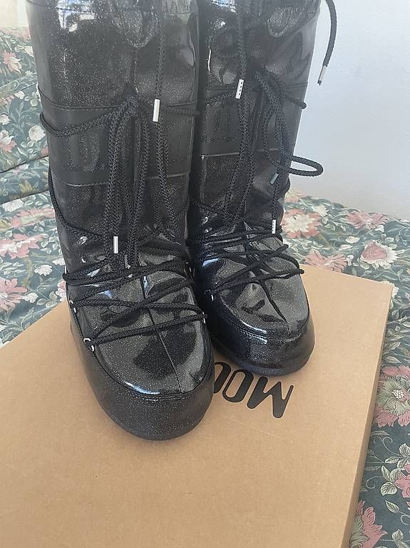 Moon Boot Scarpe da donna: Botte MoonBoot Glitter neuf size 39/41 – Nuovo e nell'imballaggio originale da Genève venduto da rac_pc86