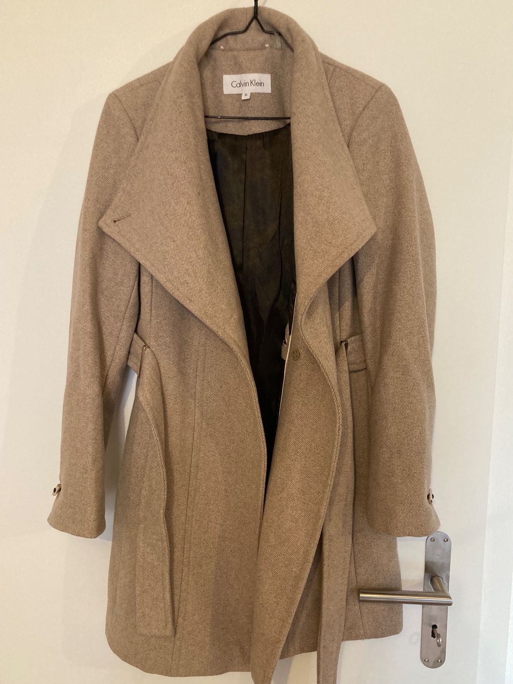 Calvin Klein Cappotti: Calvin Klein Mantel, Grösse XS, Beige – Nuovo (secondo la descrizione) da Gümmenen venduto da lar12 1