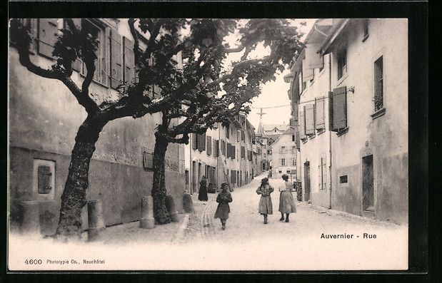 Cartes postales: Auvernier, Strassenpartie mit Häusern – D'occasion à Berlin par bartko-reher