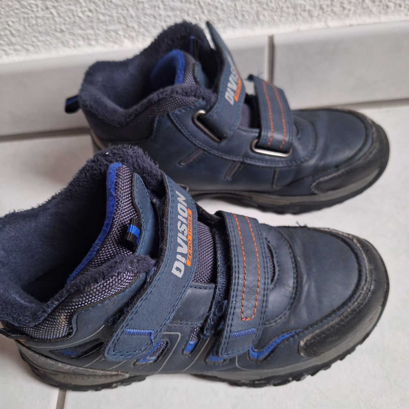 Chaussures garçon: Schuhe Grösse 35, Division, – D'occasion à Hettenschwil par Schneuggi2 1